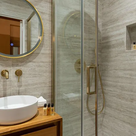 Historic Center Marais Up To 7 People & Ac Париж